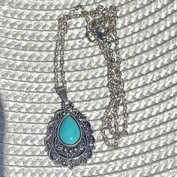 Turquoise Pendant Necklace - Picture 3 of 4